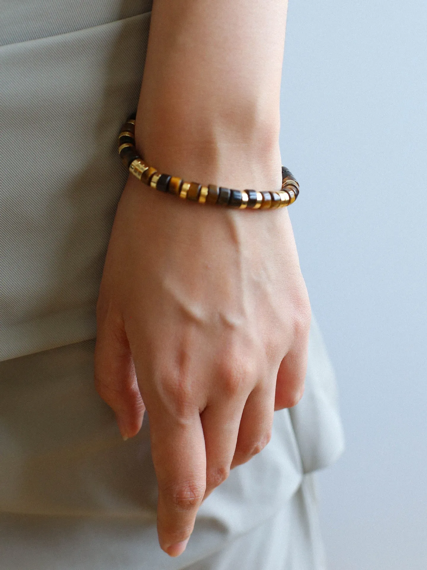 Black Agate Tiger Eye Mother of Pearls Vintage Disc Bracelet