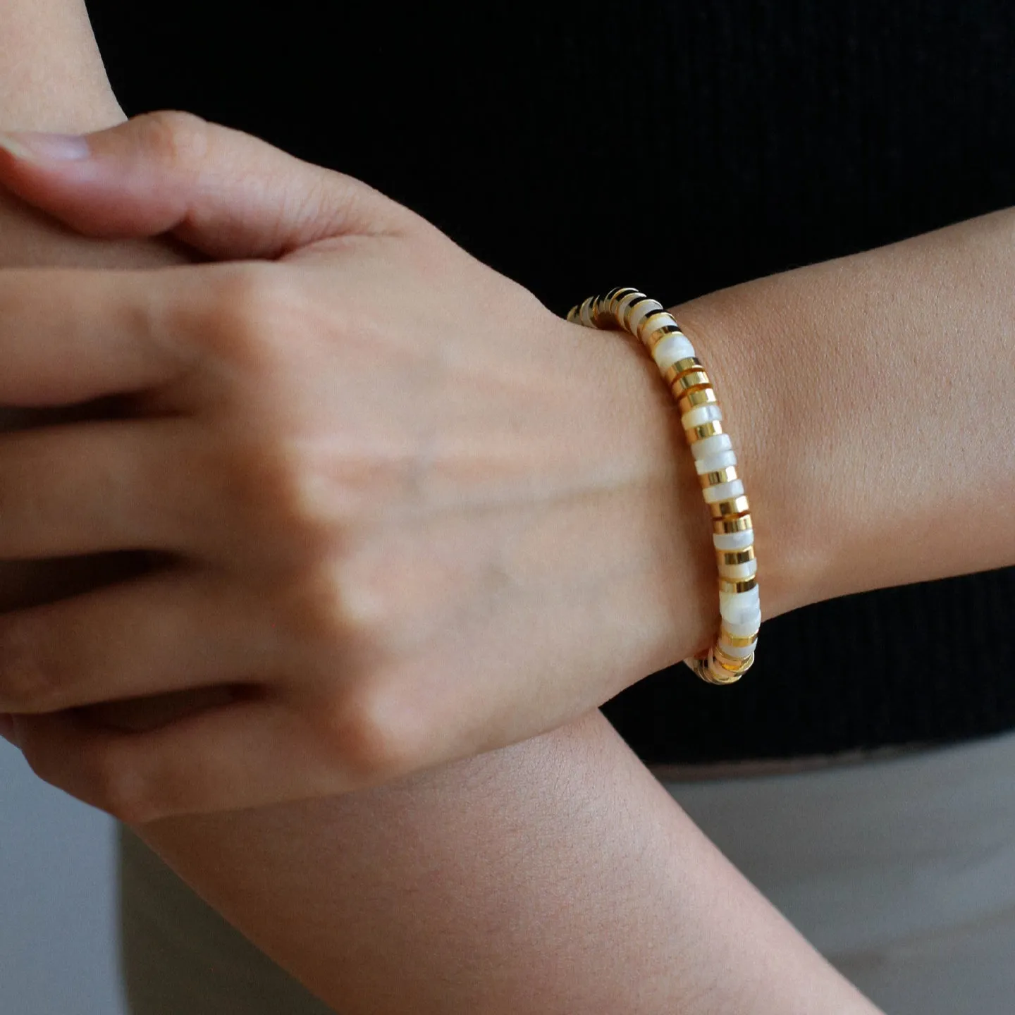 Black Agate Tiger Eye Mother of Pearls Vintage Disc Bracelet