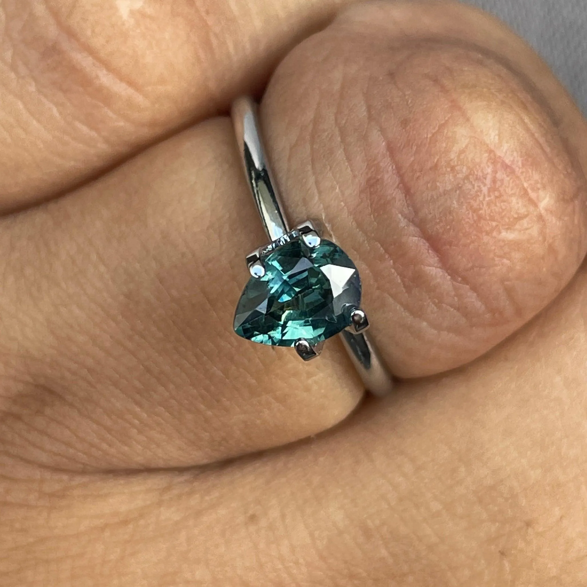 Certified 1.37ct Natural heated Teal Colour Sapphire loose