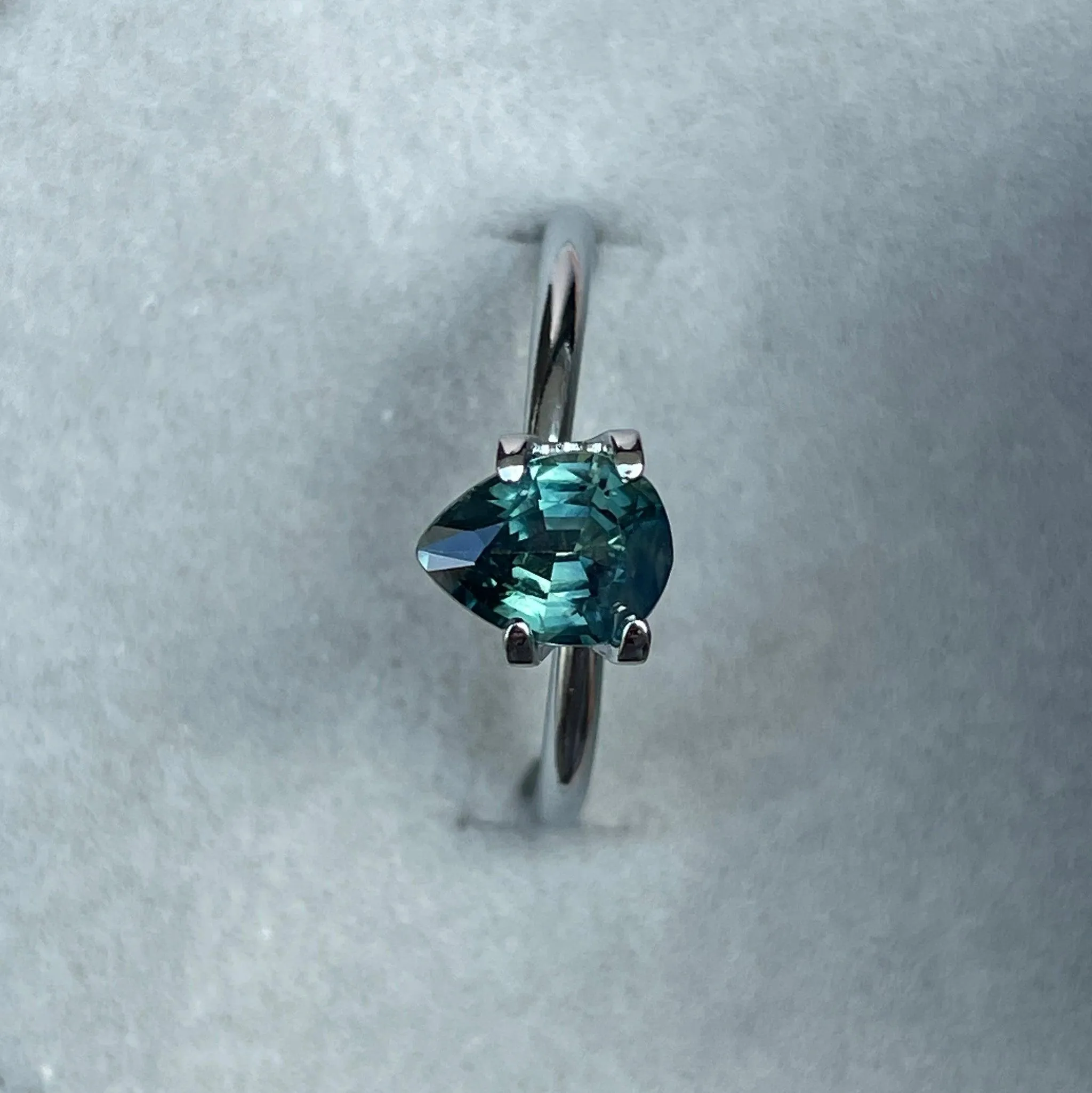 Certified 1.37ct Natural heated Teal Colour Sapphire loose