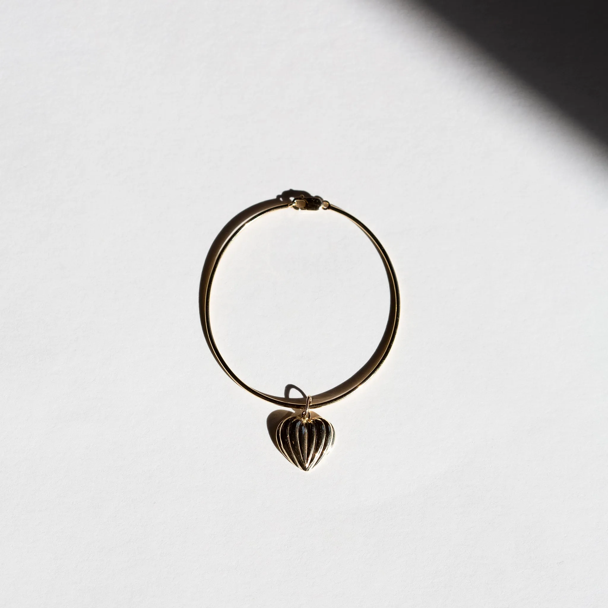 Cora Single-Sided Pendant on O Bracelet