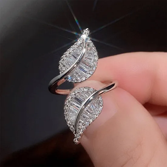 Exquisite Leaf-Shaped Zircon Open Ring Shiny Crystal CZ for Woman