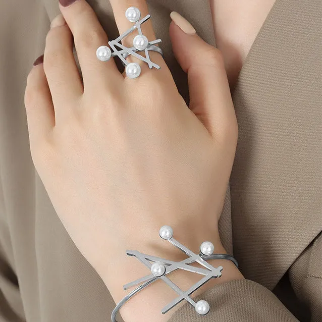 Eye-catching Geometric Pearl Ring and Bracelet Set