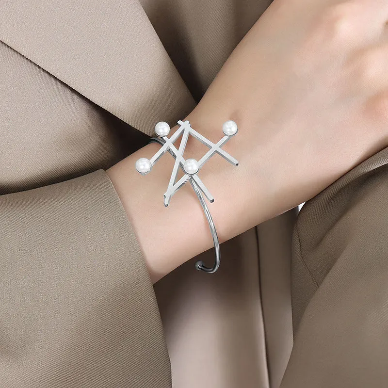 Eye-catching Geometric Pearl Ring and Bracelet Set