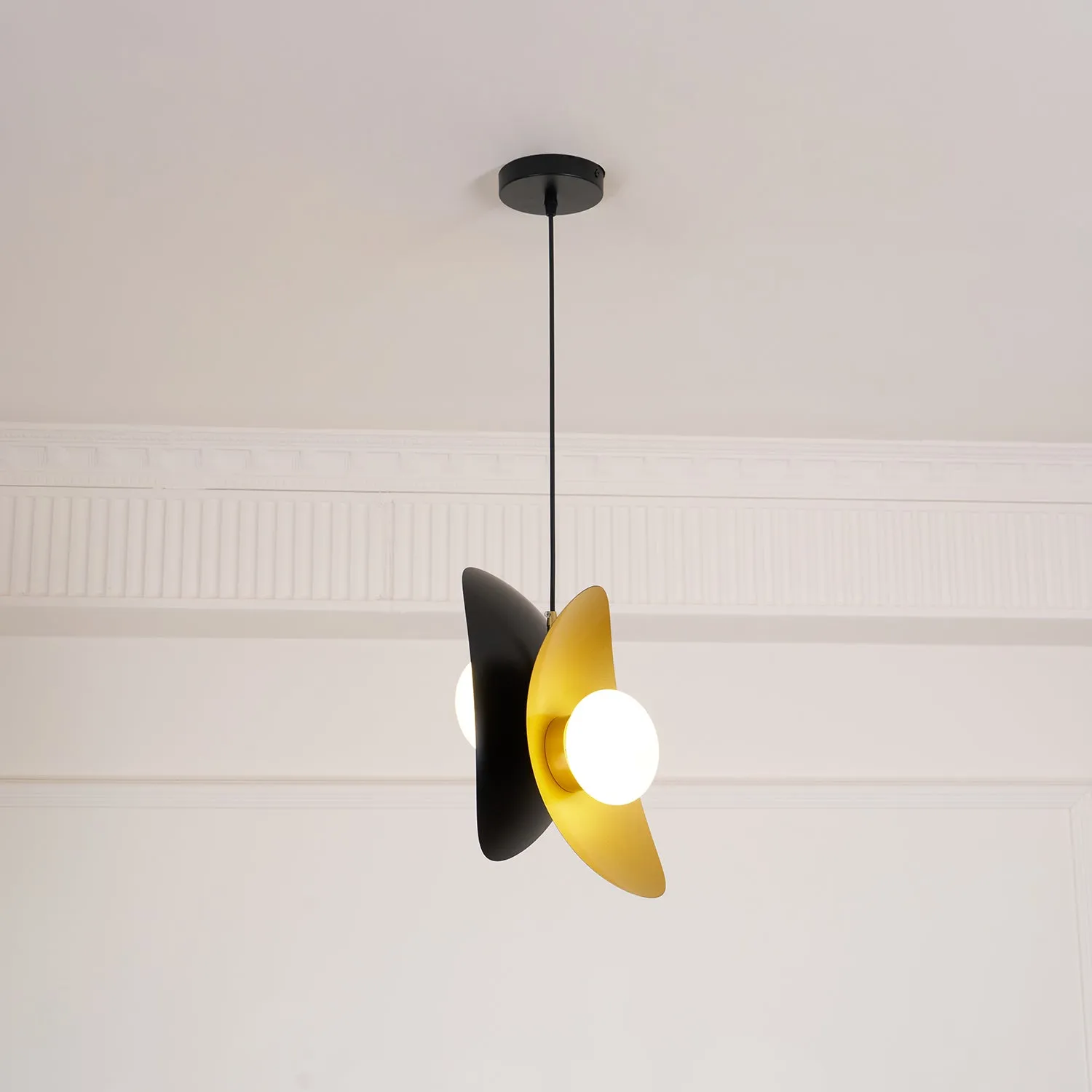 Golden Petal Pendant Lamp