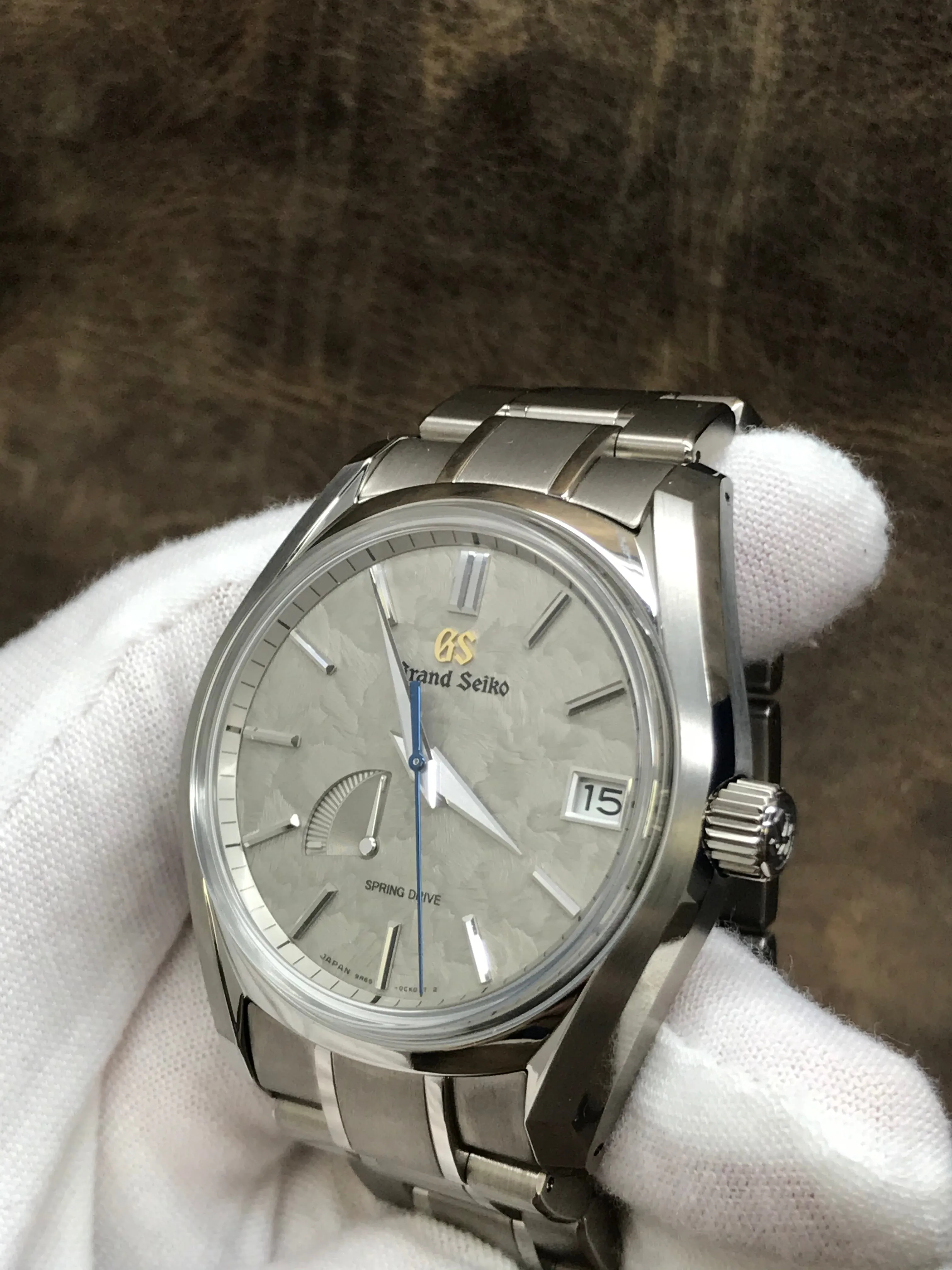 Grand Seiko Spring Drive SBGA415 Taisetsu: The deep Snow of Winter Mother of Pearl Dial Automatic Men's Watch