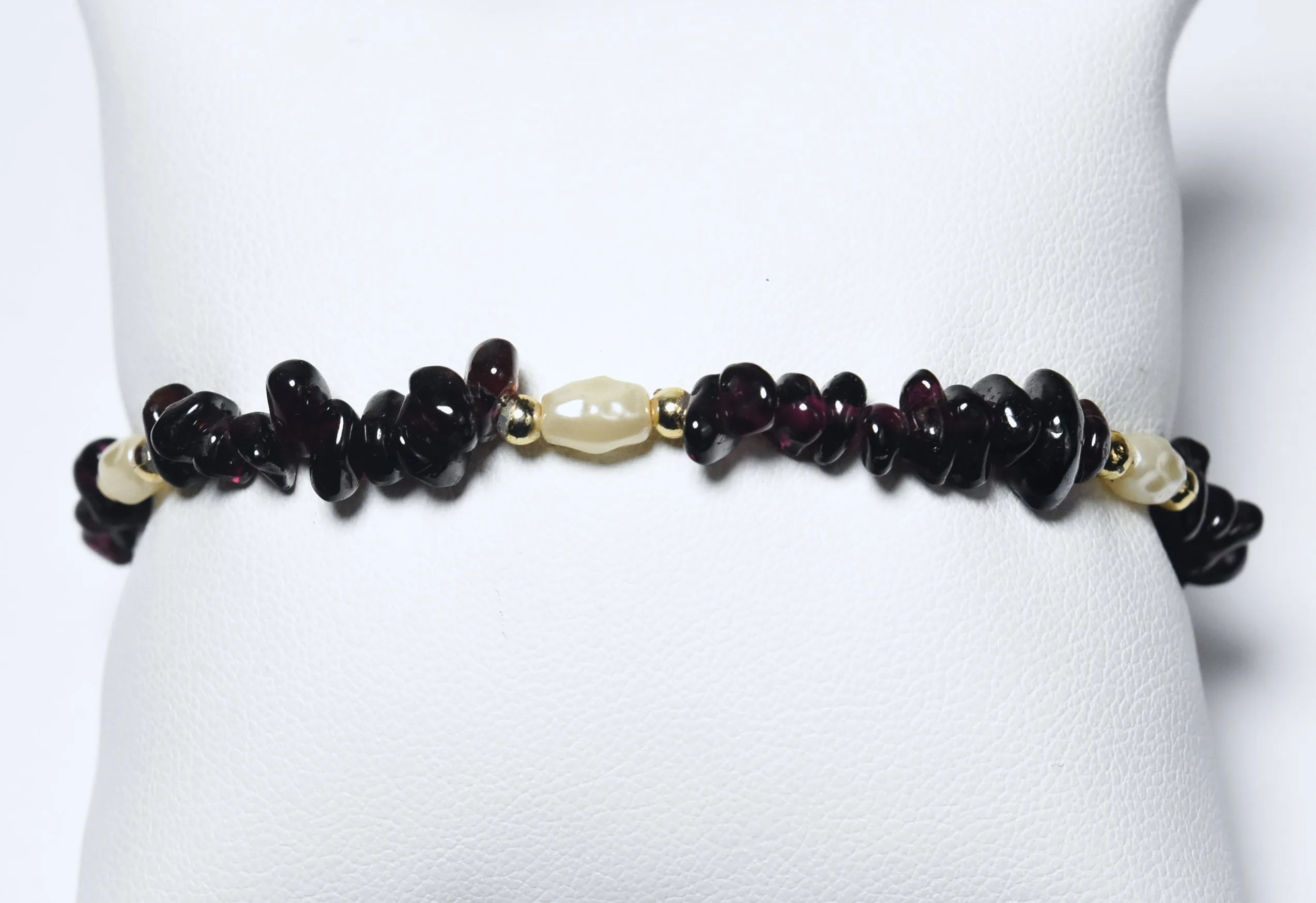 Red Garnet and Freshwater Pearl Beaded Bracelet