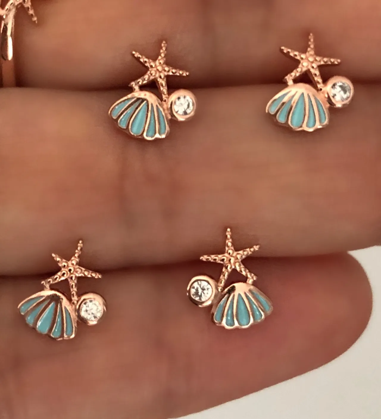 Small Sea Shell studs - Blue enamel