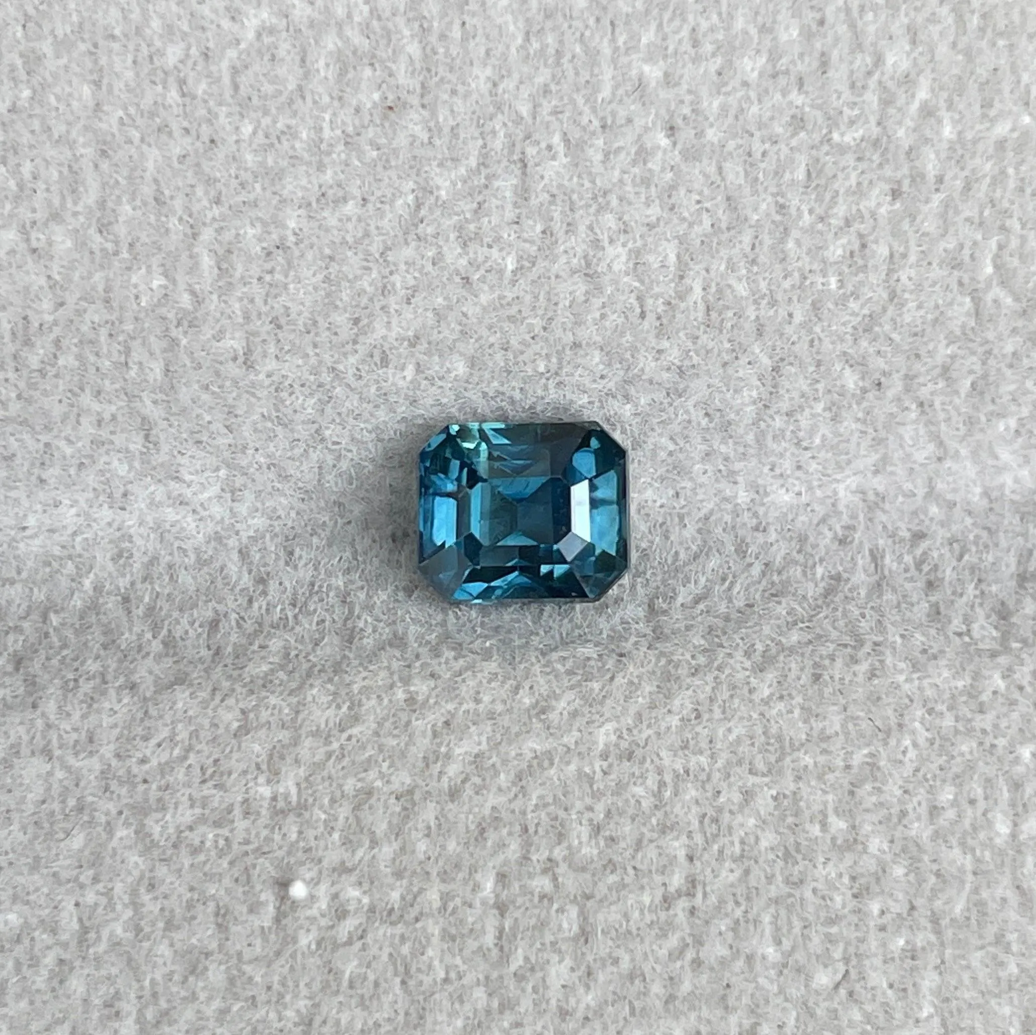 Teal sapphire | natural, bluish green, Emerald cut, VVS, 1.03 ct, Madagascar