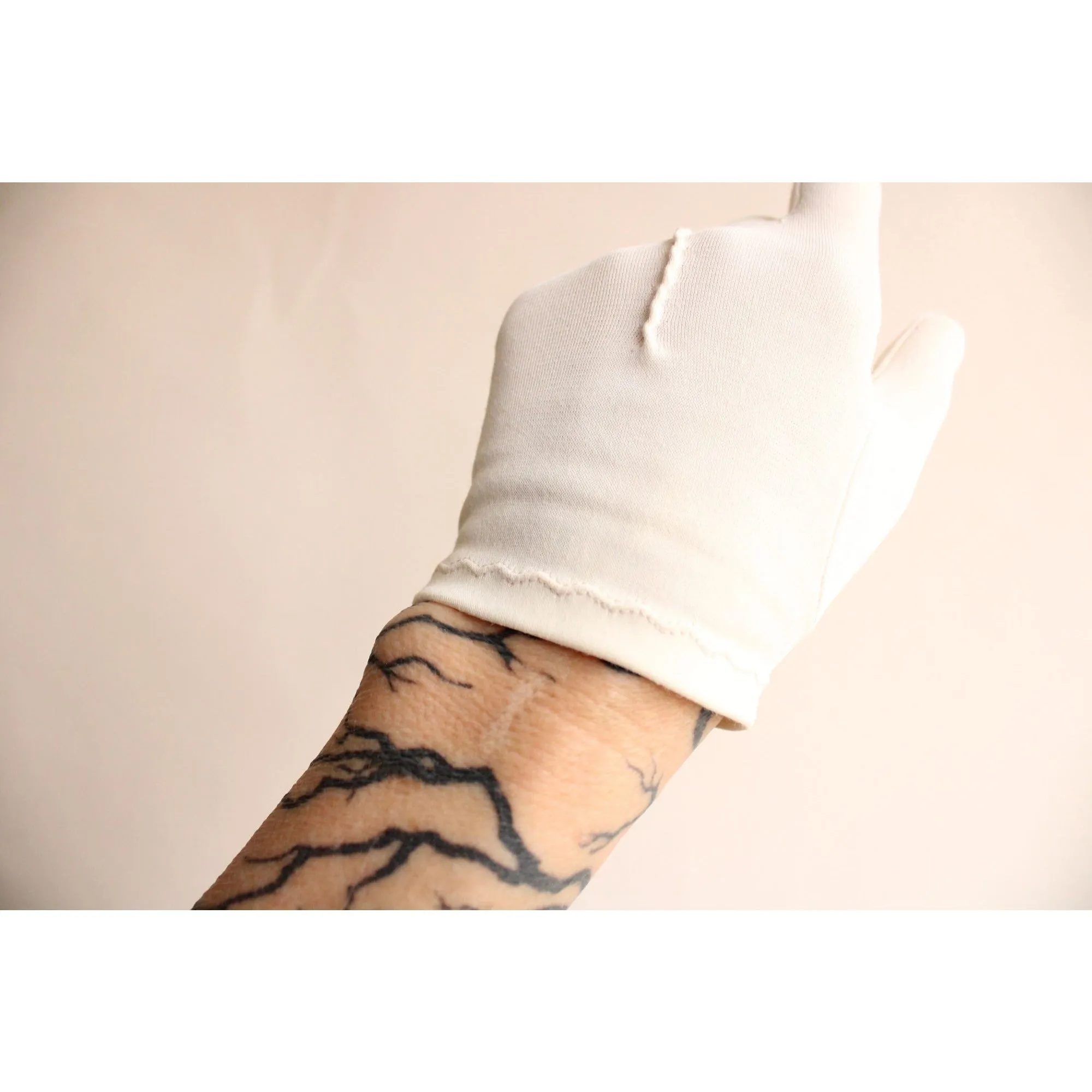 Vintage 1960s Gloves With Stitching