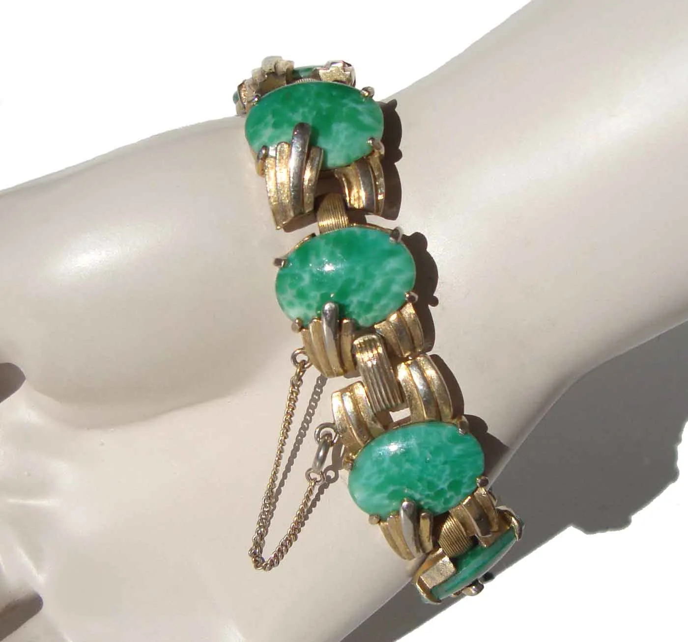 Vintage 60s Trifari Bracelet Green Jade Peking Glass